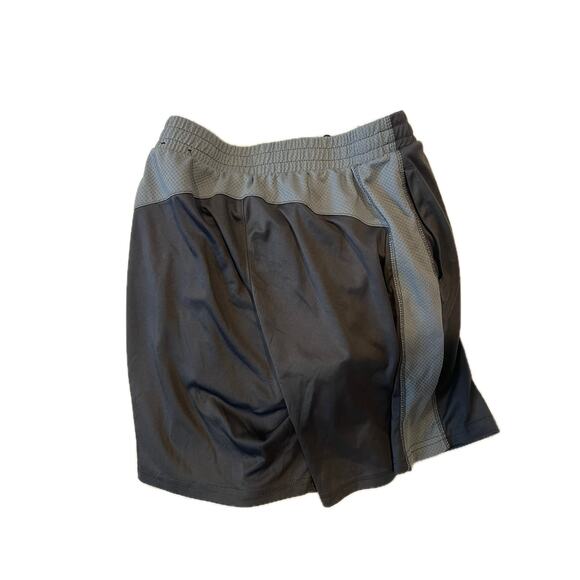 Tapout Black Gray Training Shorts Mens S - Picture 2 of 3
